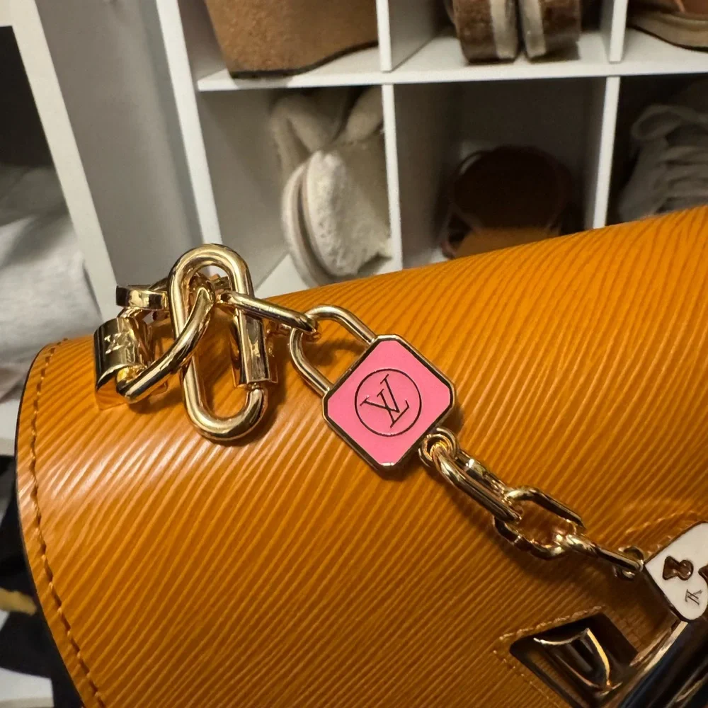 Epi twist bag - Picture 6 of 13